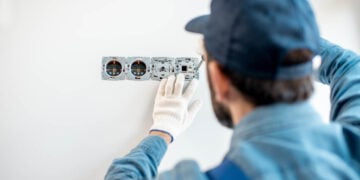 Jakie prace elektryczne warto zlecić specjaliście